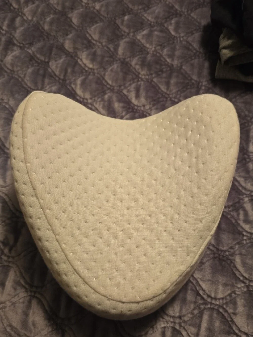 Contour Memory Foam Knee Legacy Pillow